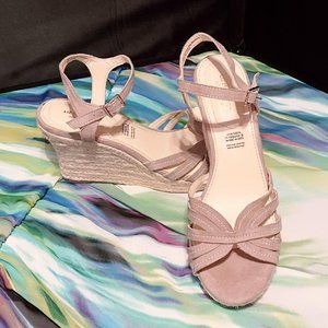 Liz Claiborne - Tan Pumps